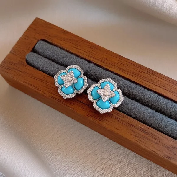 flowers blue leaves earrings